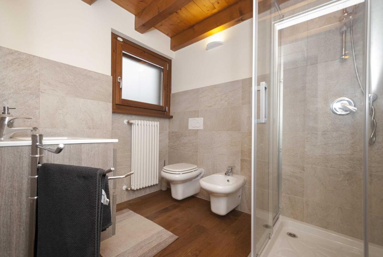Iseo Lake Villa Con Vista Lago E Piscina Costa Volpino Eksteriør billede